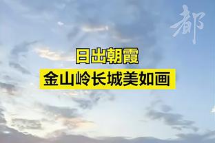 利雅得胜利晒球队在深圳训练照：特莱斯等球员在室内健身房锻炼